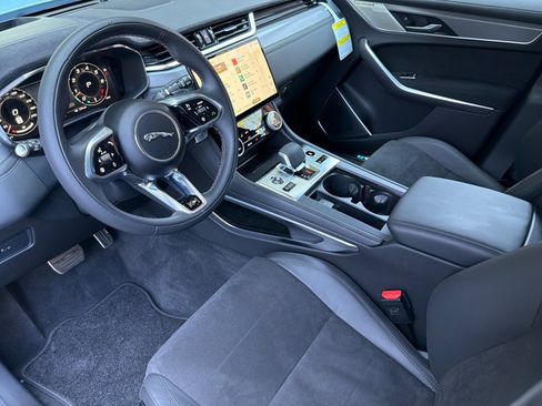New 2026 Jaguar F-PACE SVR 575 Edition AWD/4WD image 4