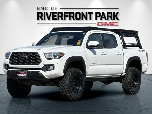 Used 2020 Toyota Tacoma TRD Off-Road AWD/4WD image 7