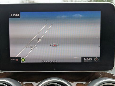 Used 2018 Mercedes-Benz GLC 300 image 32