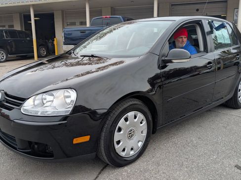 Used 2009 Volkswagen Rabbit S FWD image 3