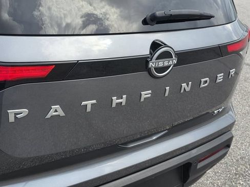 Used 2024 Nissan Pathfinder SV FWD image 32