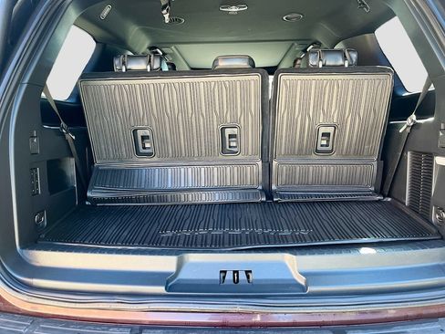 Used 2024 Ford Expedition Platinum AWD/4WD image 28