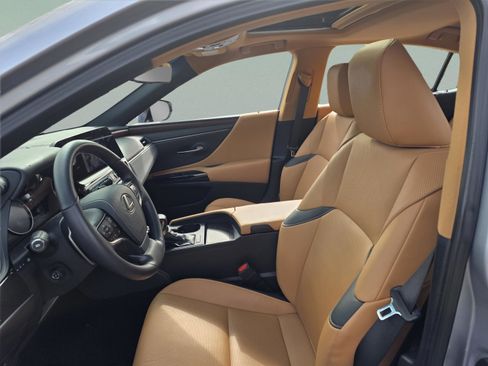 Used 2024 Lexus ES 350 w/ Premium Package image 11