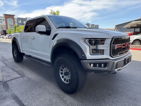 Used 2019 Ford F150 Raptor w/ Equipment Group 802A Luxury AWD/4WD image 8