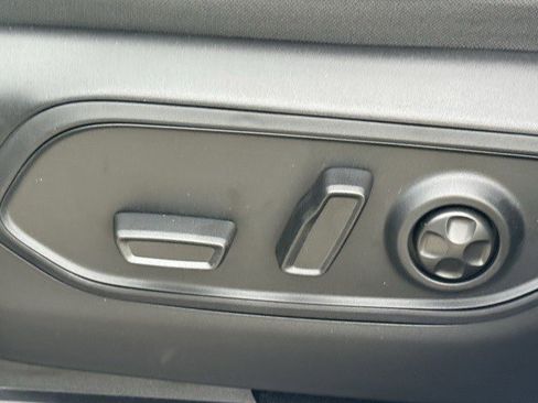 New 2025 Jeep Grand Cherokee Limited w/ Trailer Tow Package image 12