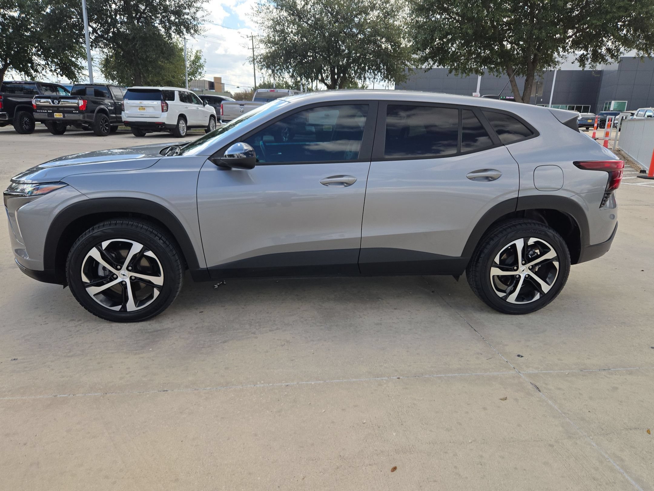 Used 2024 Chevrolet Trax RS FWD image 6