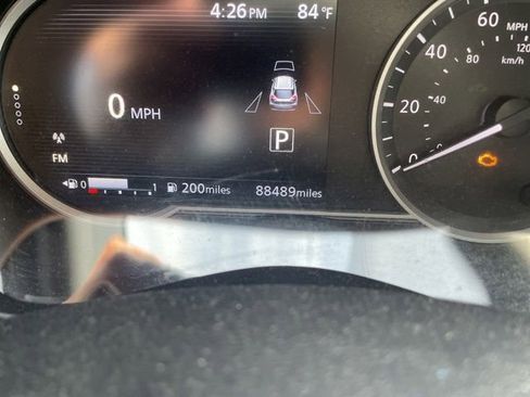Used 2018 Nissan Kicks SV FWD image 18