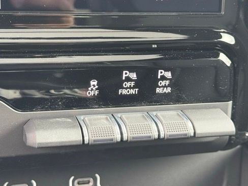 New 2026 RAM 1500 Laramie AWD/4WD image 23