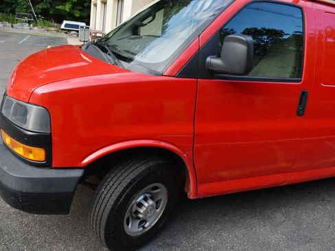 Used 2020 Chevrolet Express 2500 RWD image 70