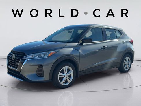 Used 2025 Nissan Kicks Play S image 3