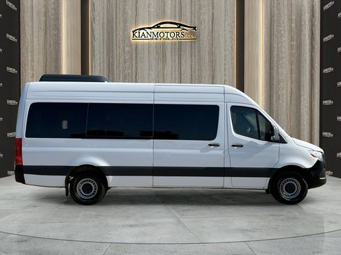Used 2025 Mercedes-Benz Sprinter 2500 image 8