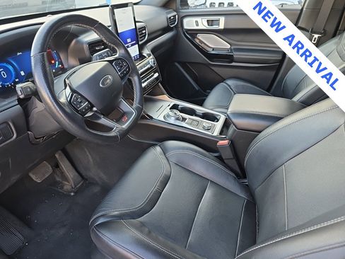 Used 2022 Ford Explorer ST w/ Equipment Group 401A image 6