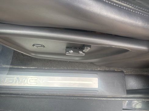 Used 2008 GMC Envoy SLT image 27