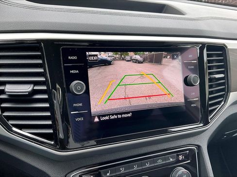 Certified 2022 Volkswagen Atlas SE FWD image 21