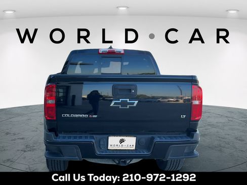 Used 2017 Chevrolet Colorado LT w/ Midnight Edition RWD image 6