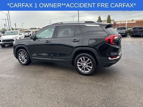 Used 2023 GMC Terrain SLT image 8