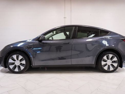 Used 2023 Tesla Model Y Long Range AWD/4WD image 27