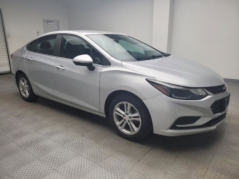 Used 2017 Chevrolet Cruze LT image 11