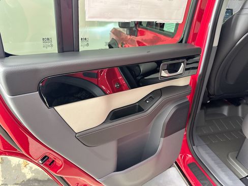 New 2025 INEOS Grenadier Trialmaster Edition AWD/4WD image 36