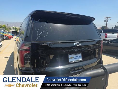 Used 2025 Chevrolet Suburban Z71 AWD/4WD image 4