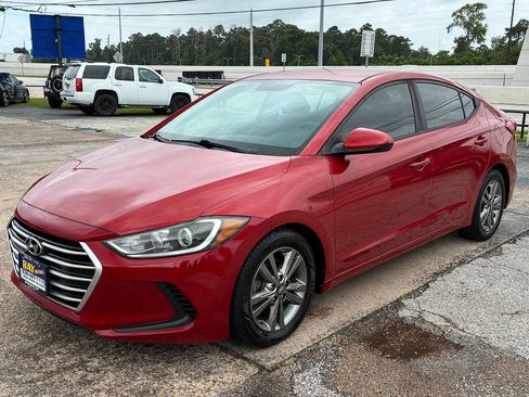 Used 2017 Hyundai Elantra SE FWD image 2