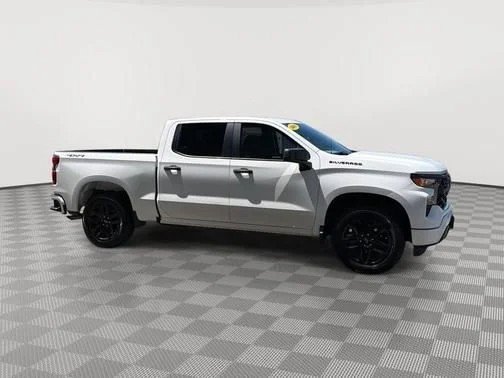 Used 2024 Chevrolet Silverado 1500 Custom AWD/4WD image 2