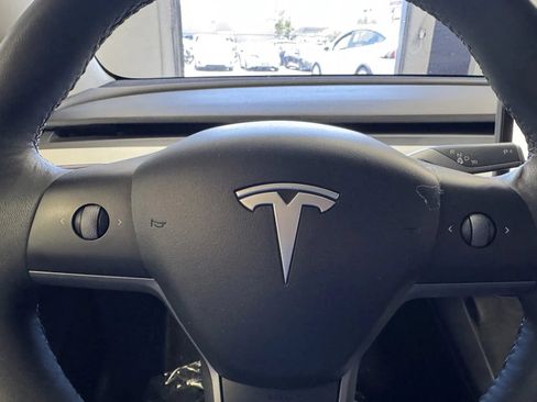 Used 2022 Tesla Model 3 Long Range AWD/4WD image 22