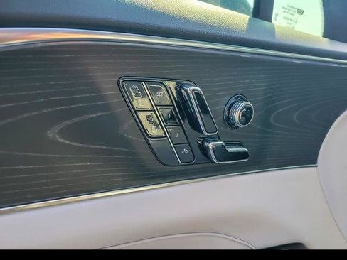 Certified 2024 Cadillac Lyriq Luxury RWD image 15