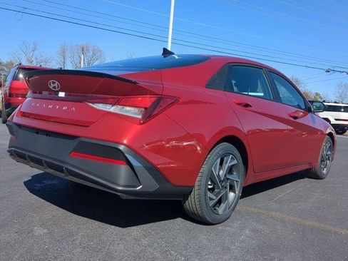 Certified 2025 Hyundai Elantra Sport image 4