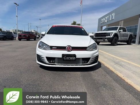 Used 2017 Volkswagen Golf 4-Door FWD image 17