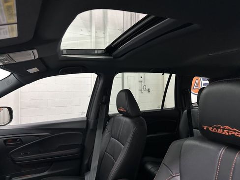 Used 2025 Honda Passport TrailSport image 32