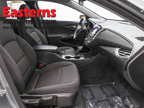 Used 2024 Chevrolet Malibu RS FWD image 23