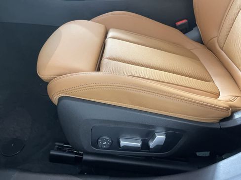 Certified 2023 BMW 330i xDrive Sedan w/ Convenience Package AWD/4WD image 12