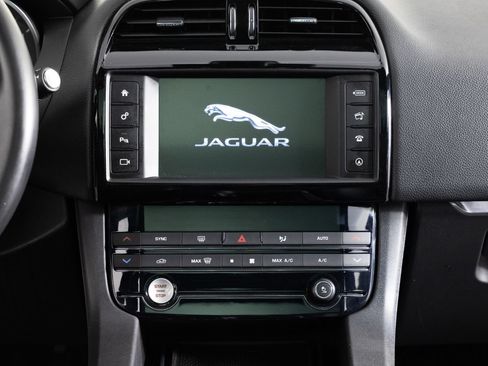 Used 2018 Jaguar F-PACE Premium AWD/4WD image 37