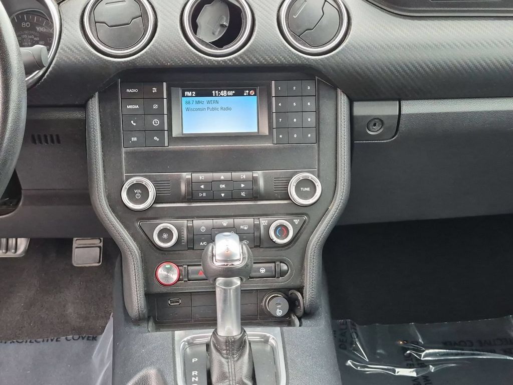 Used 2022 Ford Mustang Convertible RWD image 21