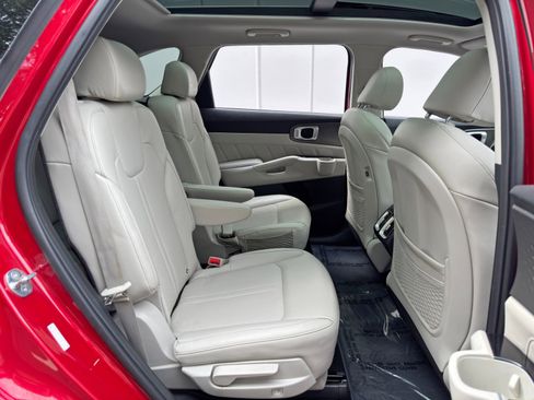 Used 2022 Kia Sorento SX w/ Panoramic Sunroof Package AWD/4WD image 35