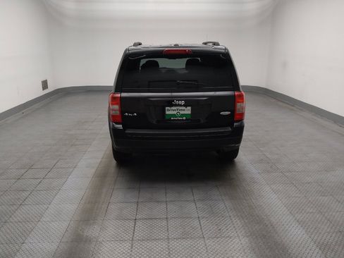 Used 2014 Jeep Patriot Latitude AWD/4WD image 7