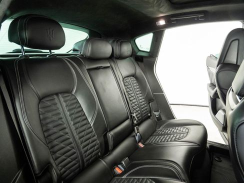 Used 2022 Maserati Levante Modena AWD/4WD image 22