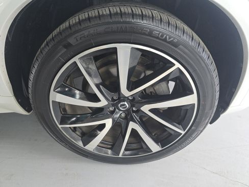 Used 2021 Volvo XC90 T6 Momentum image 12