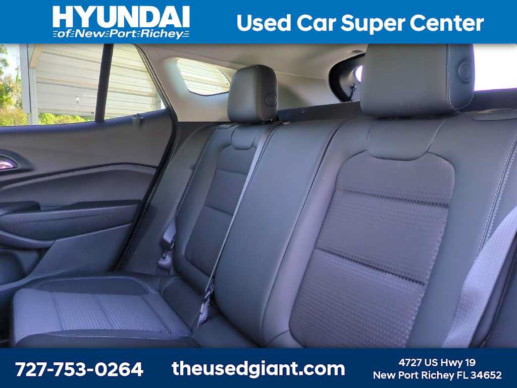 Used 2024 Chevrolet Trax LT w/ Driver Confidence Package FWD image 14