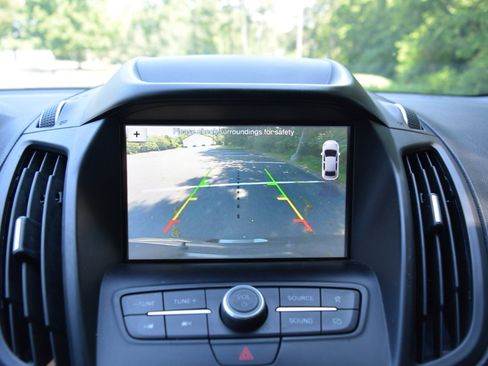 Used 2019 Ford Escape SEL image 21