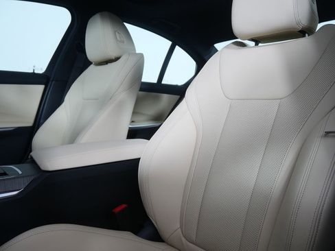 New 2026 BMW 330i xDrive Sedan AWD/4WD image 10