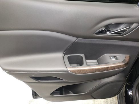 Used 2023 GMC Acadia Denali image 29