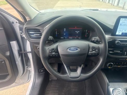 Used 2025 Ford Escape Active AWD/4WD image 13