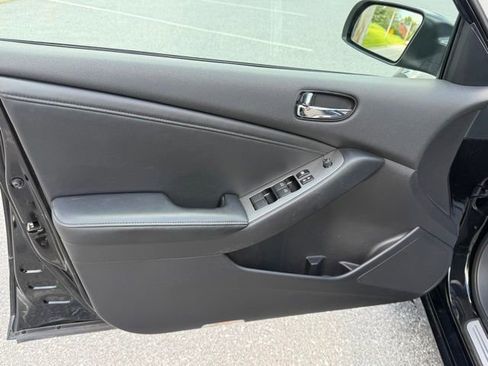 Used 2012 Nissan Altima 2.5 SL w/ 2.5SL Pkg FWD image 25