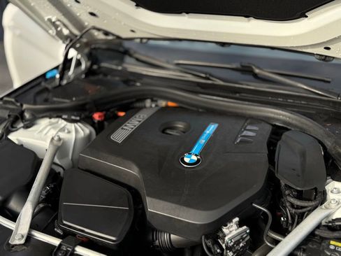 Used 2019 BMW 530e image 37