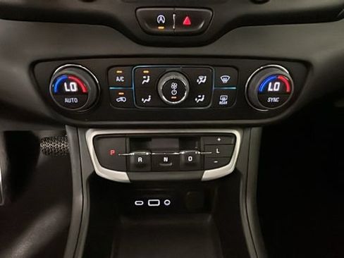 Used 2023 GMC Terrain SLE w/ Driver Convenience Package FWD image 22