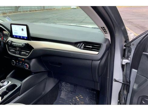 Used 2022 Ford Escape SE image 18