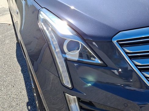 Used 2018 Cadillac XT5 Luxury w/ Driver Awareness Package image 9