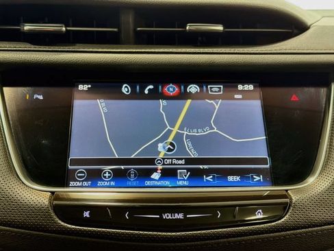 Used 2017 Cadillac XT5 Premium Luxury w/ LPO, Wheel Lock Package FWD image 11
